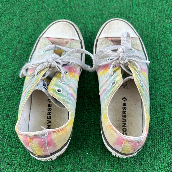Converse All Star Little Girl Size 2 Tie Dye Low Top Sneakers - Picture 8 of 9